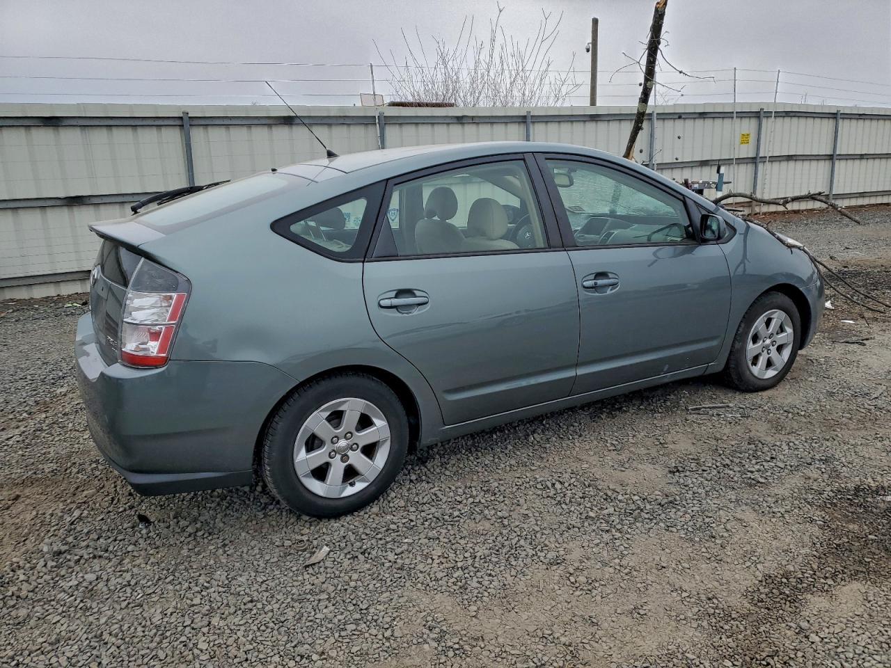 2004 TOYOTA PRIUS