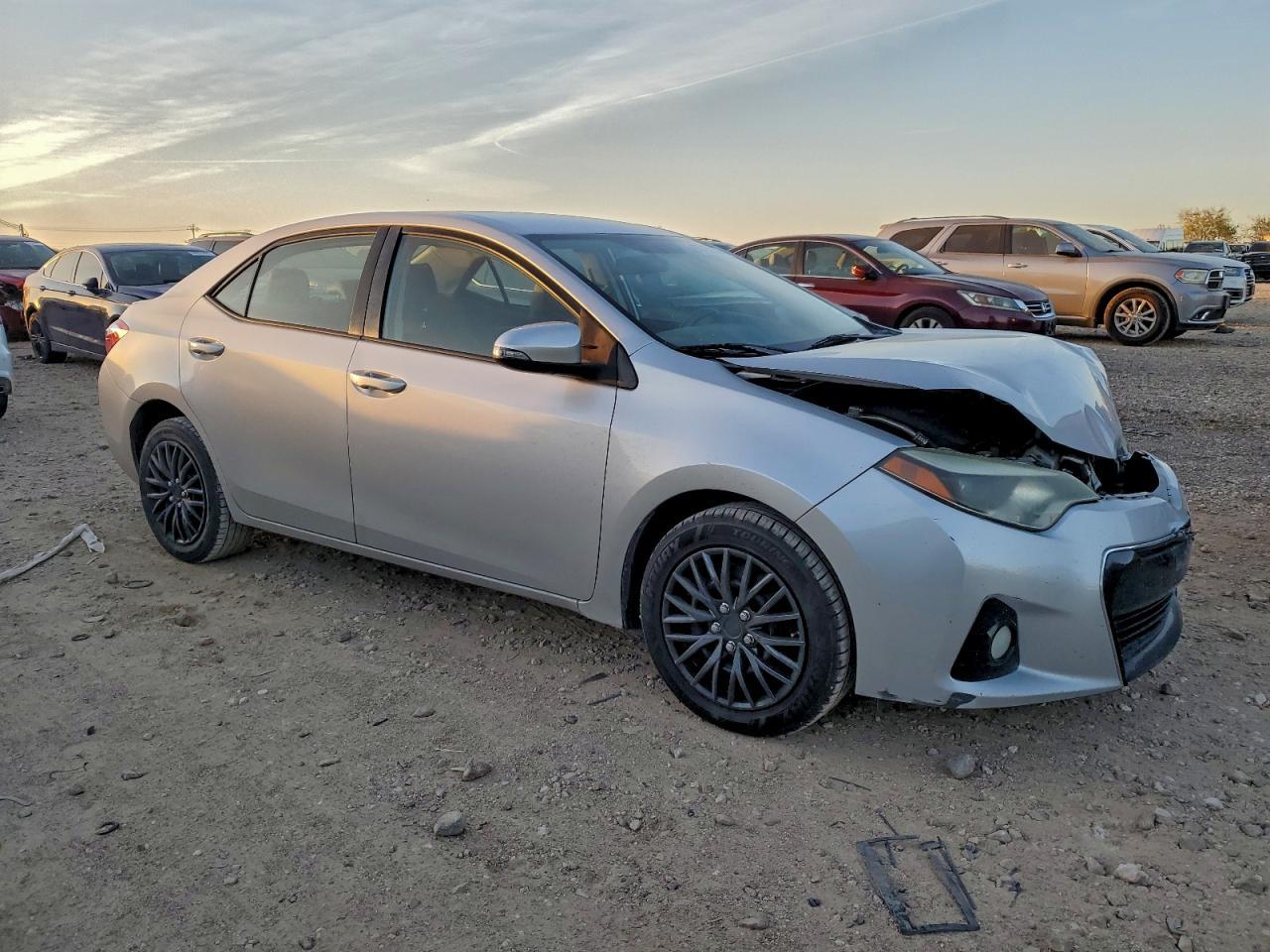 2015 TOYOTA COROLLA