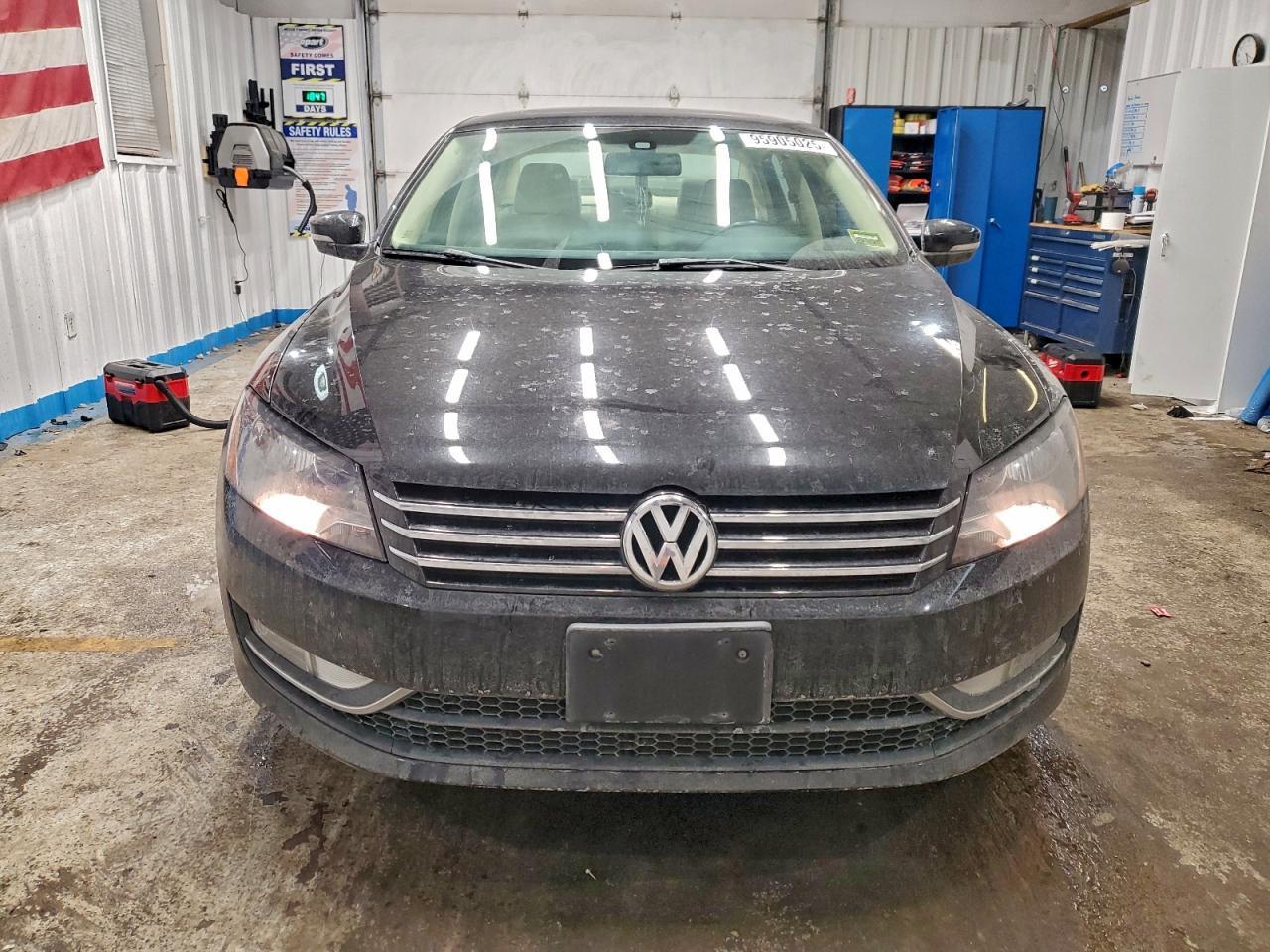 2015 VOLKSWAGEN Passat