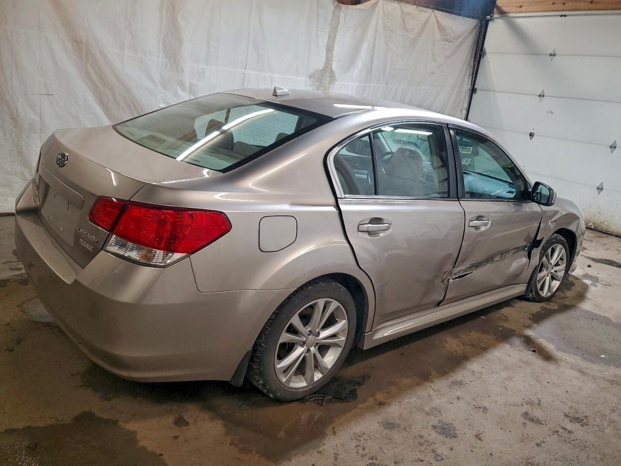 2014 SUBARU Legacy