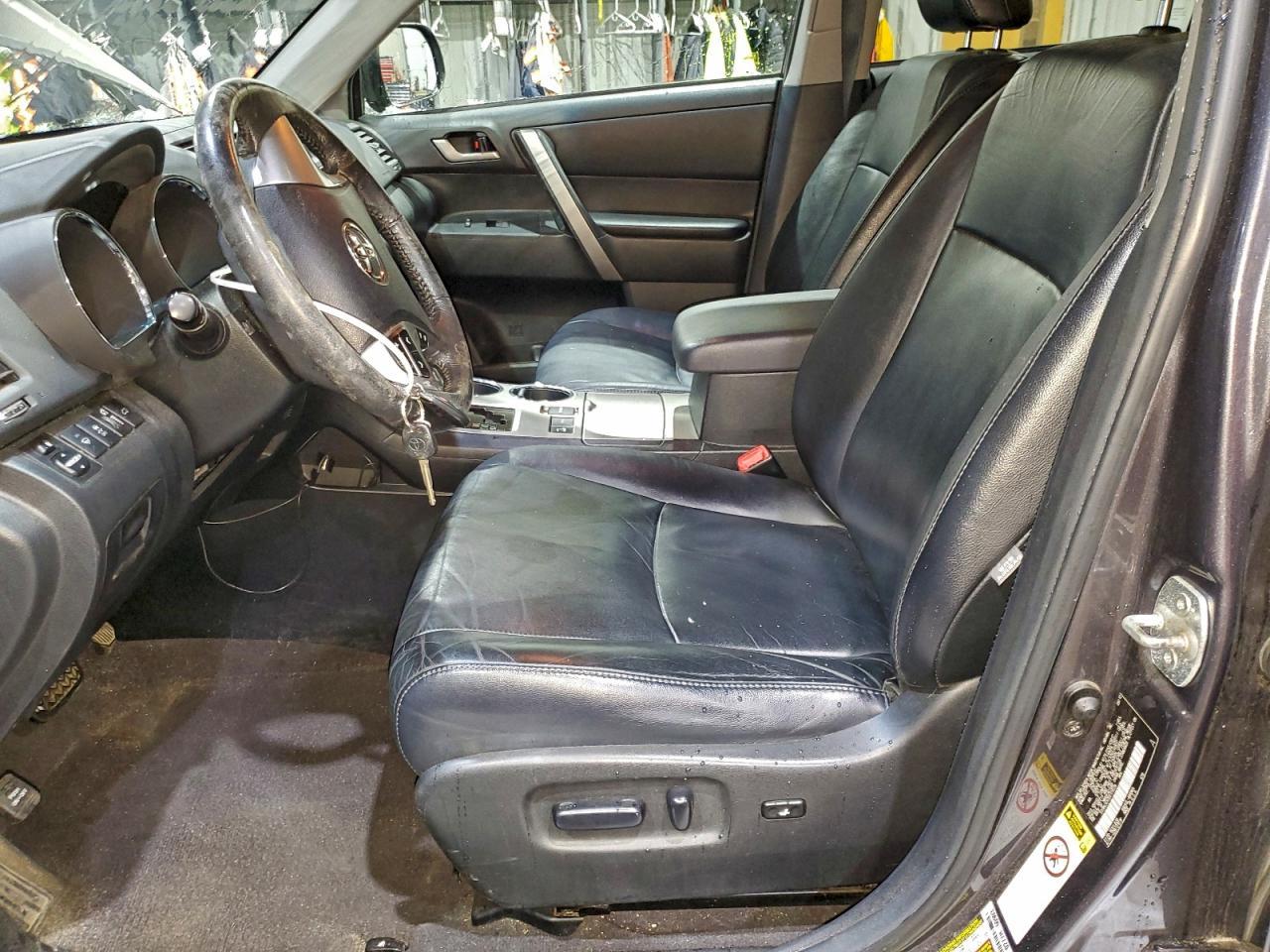 2013 TOYOTA HIGHLANDER