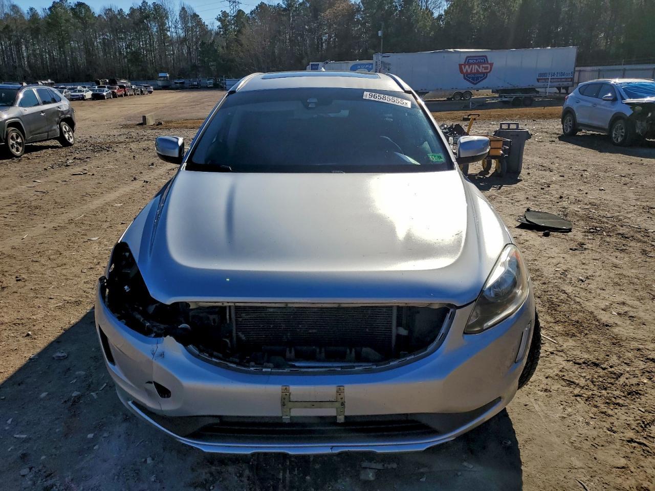 2015 VOLVO XC60