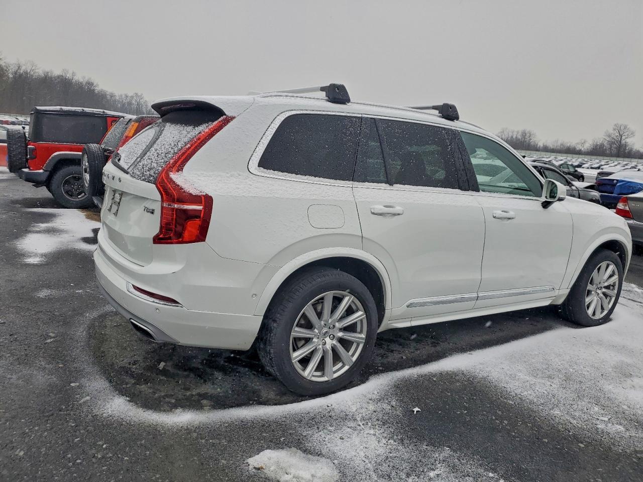 2016 VOLVO XC90