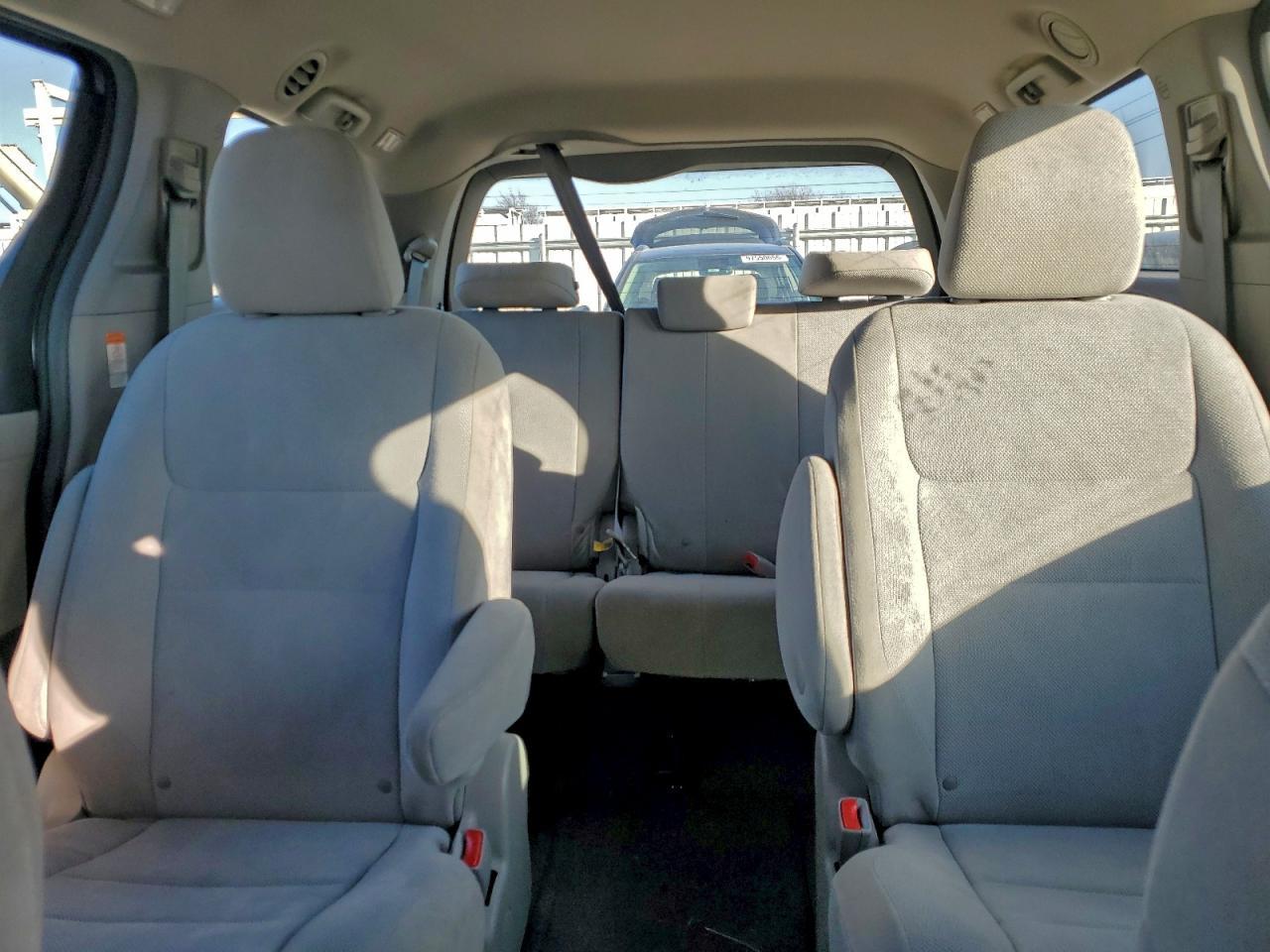 2015 TOYOTA SIENNA
