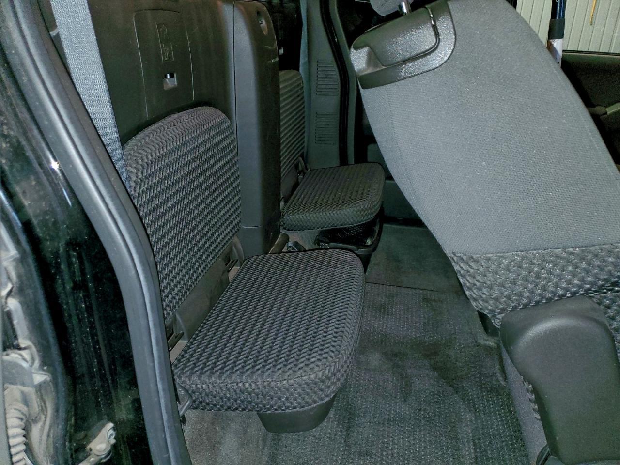 2011 NISSAN Frontier