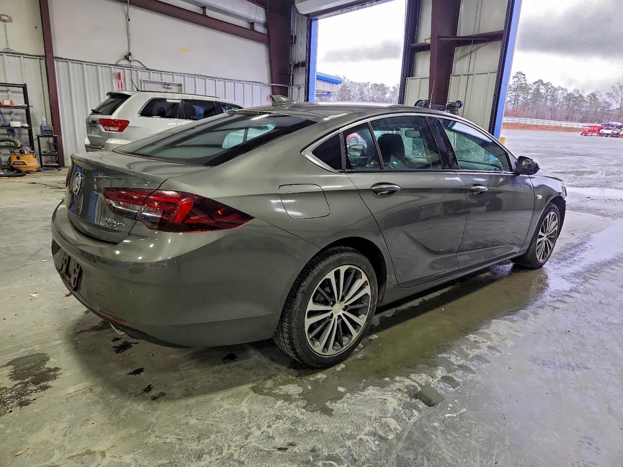 2018 BUICK Regal