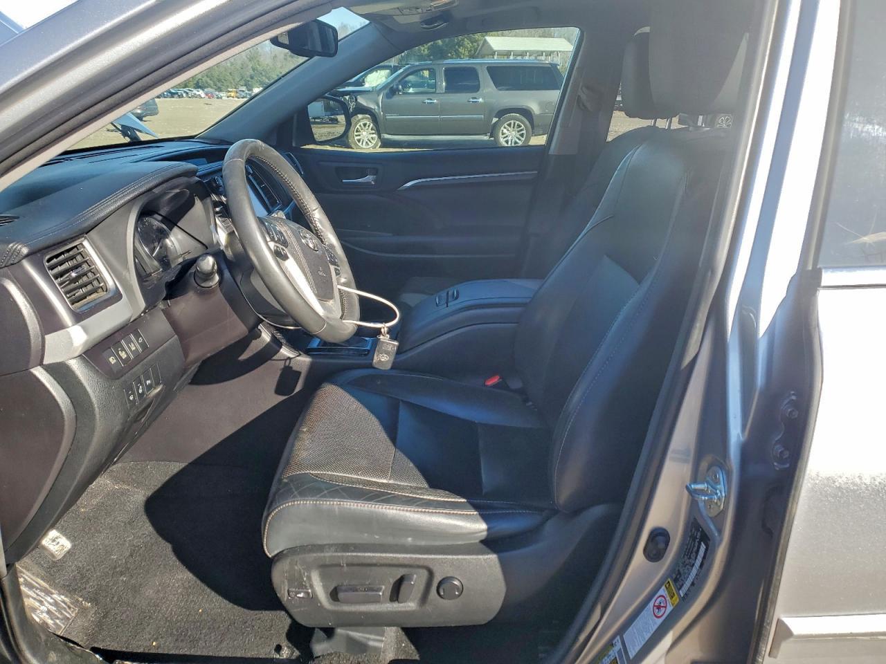 2015 TOYOTA HIGHLANDER