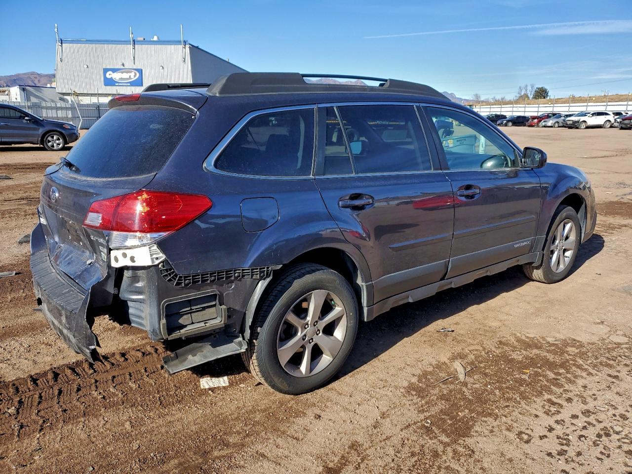 2013 SUBARU Outback