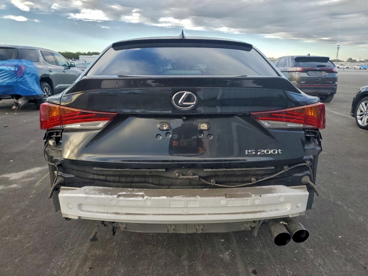 2017 LEXUS IS 200t