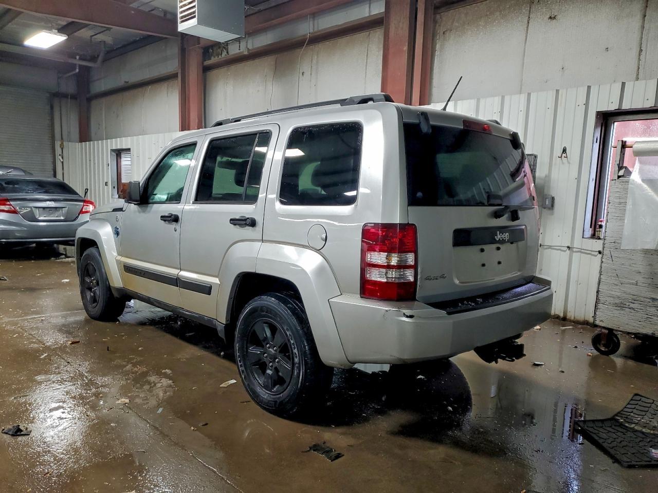 2012 JEEP Liberty