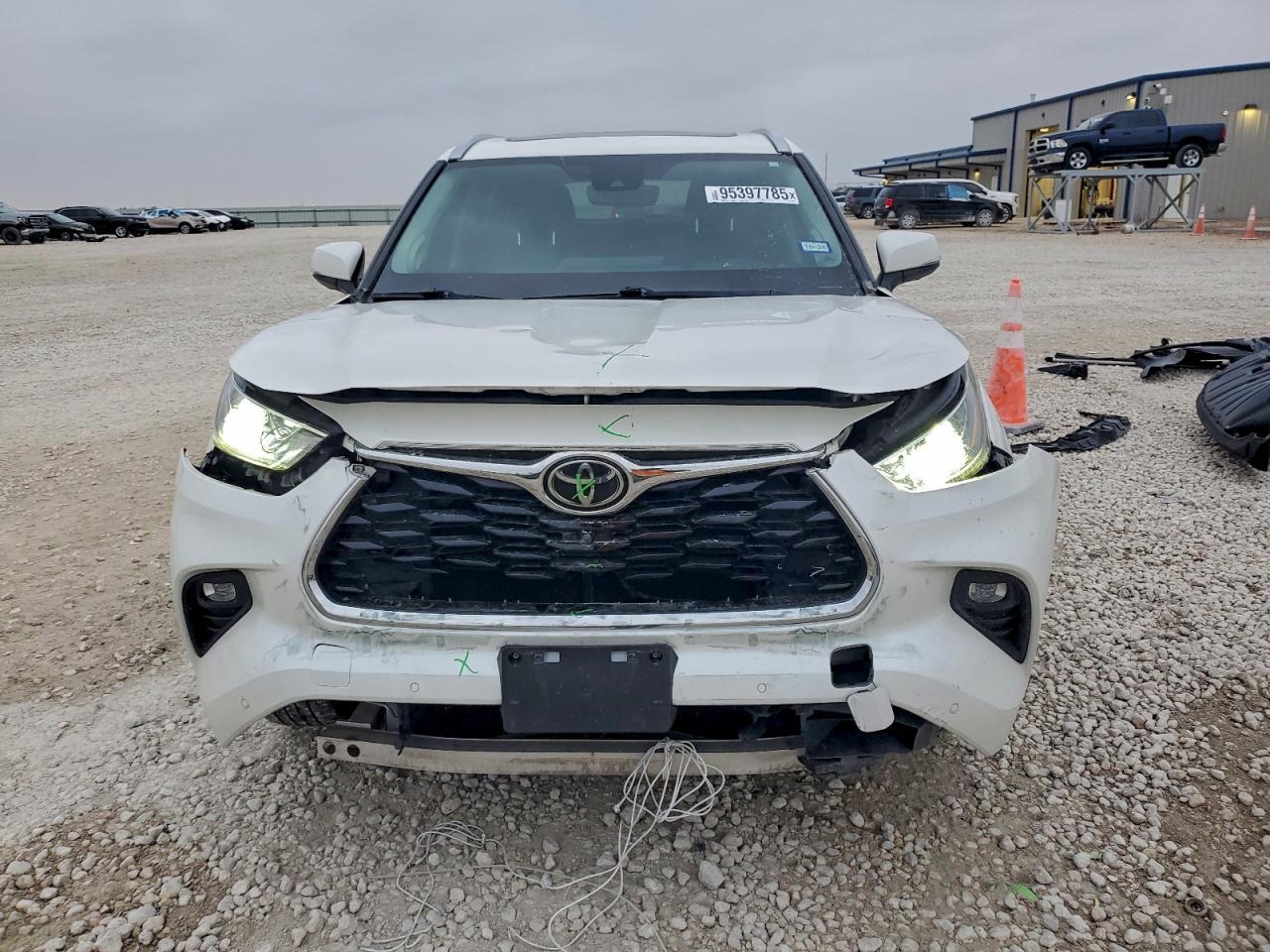 2020 TOYOTA HIGHLANDER