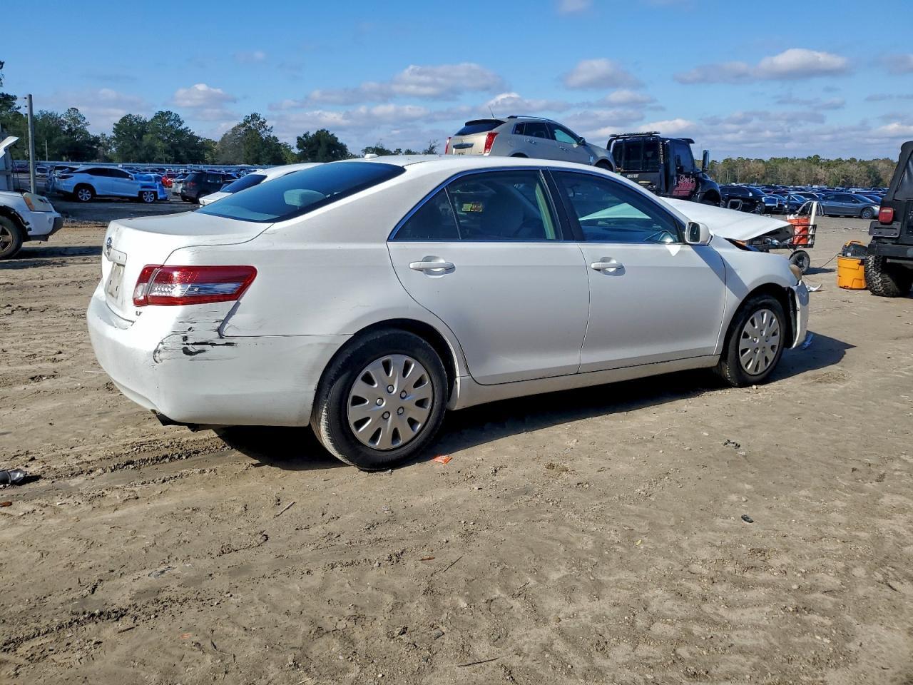 2011 TOYOTA CAMRY