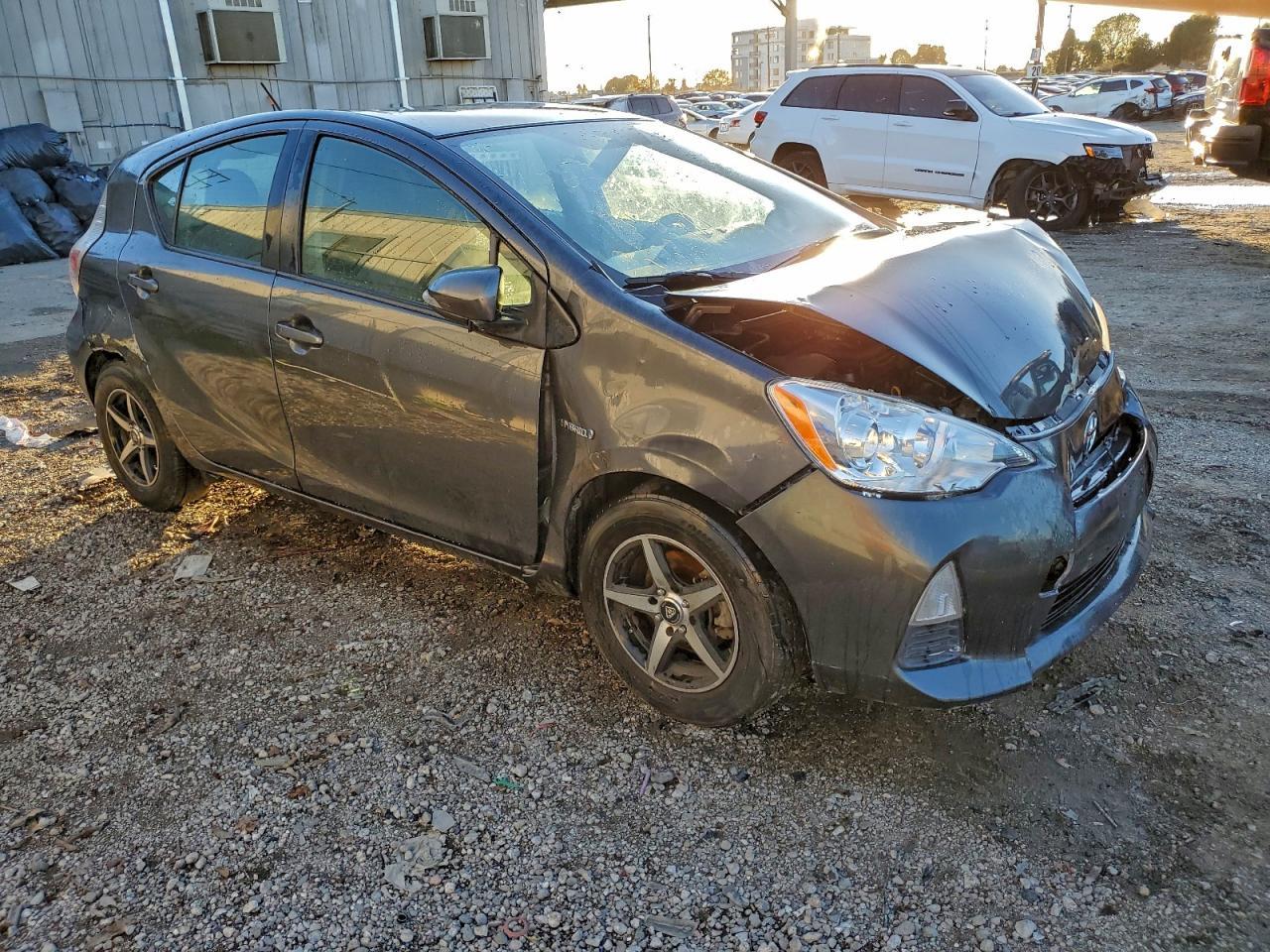 2012 TOYOTA Prius c