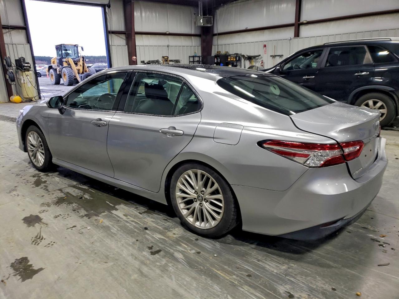2018 TOYOTA CAMRY