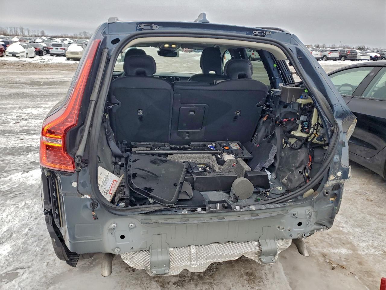 2024 VOLVO XC60