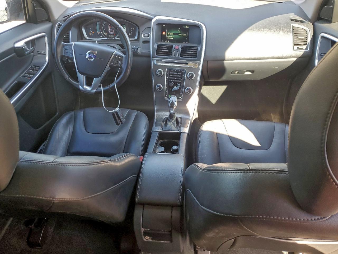 2016 VOLVO XC60