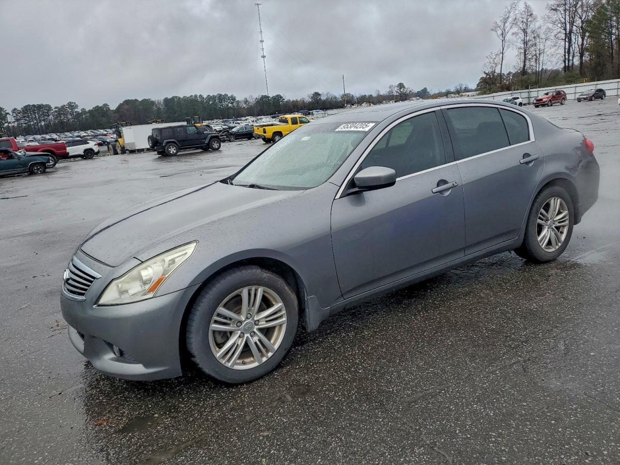 2011 INFINITI G37