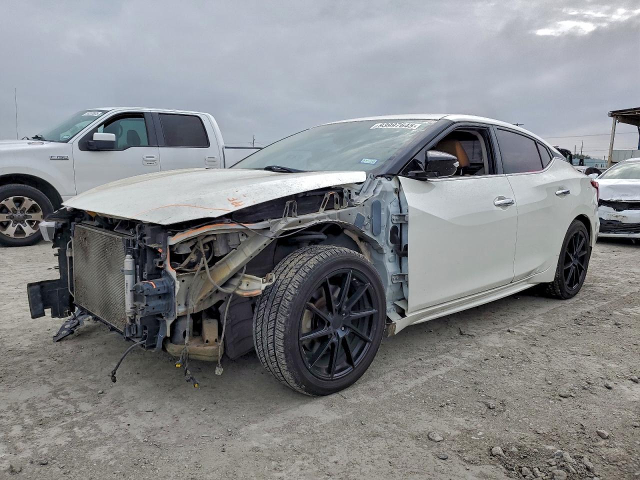 2016 NISSAN Maxima