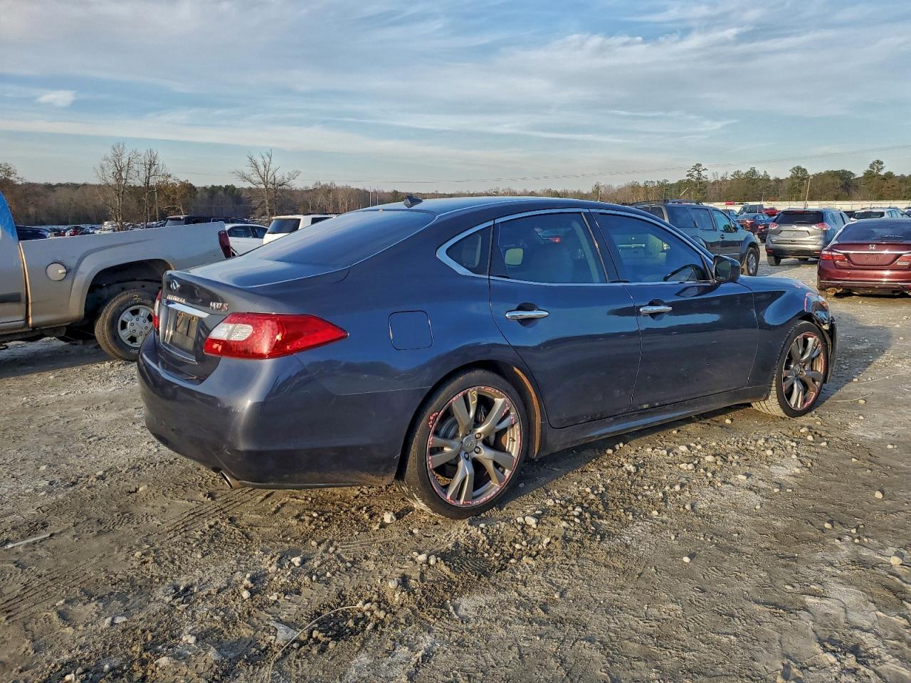 2011 INFINITI M37