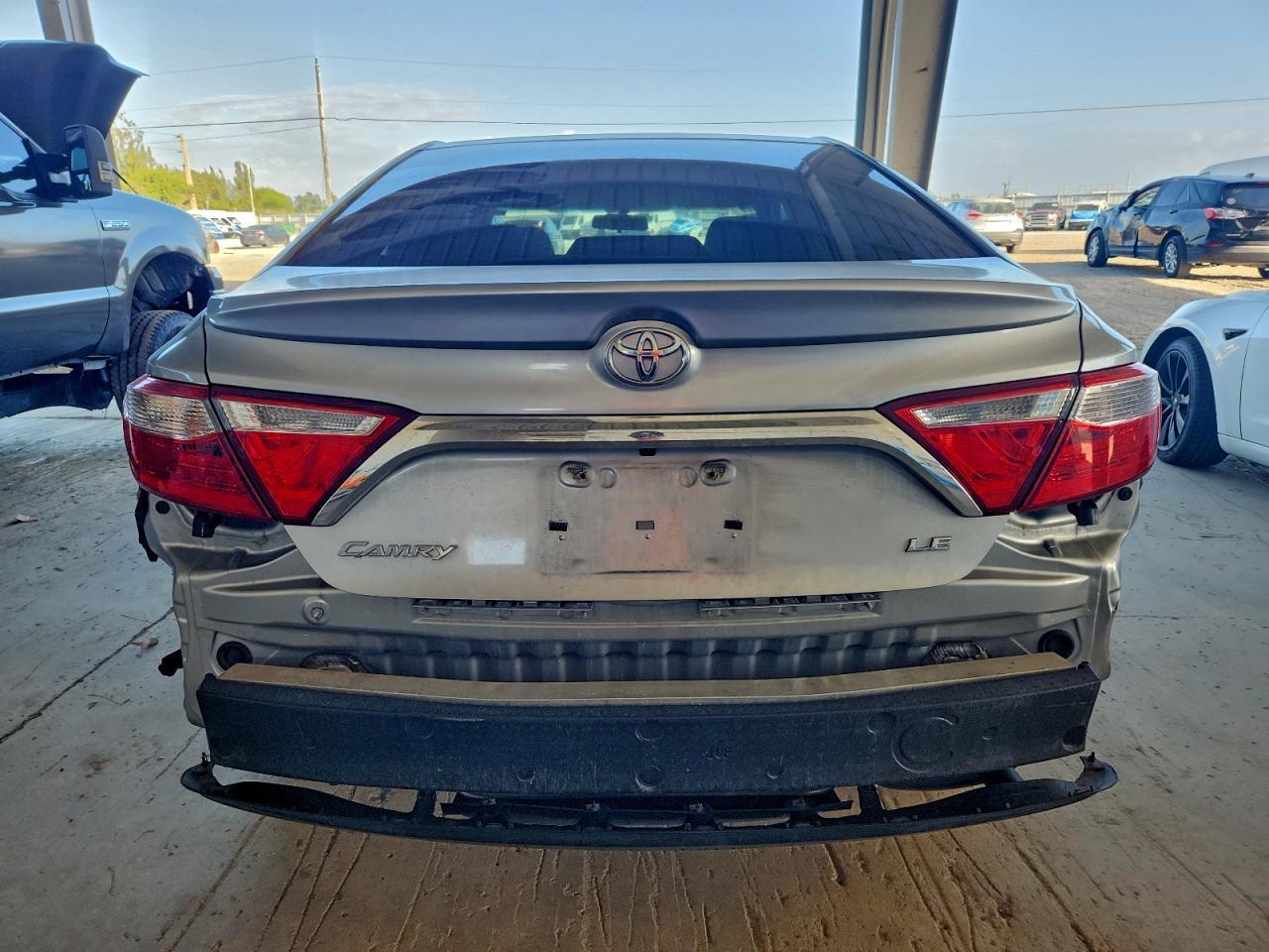 2016 TOYOTA CAMRY