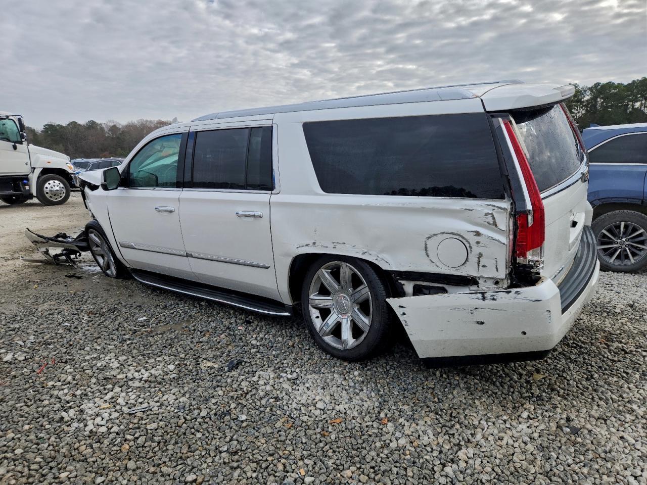 2017 CADILLAC Escalade ESV