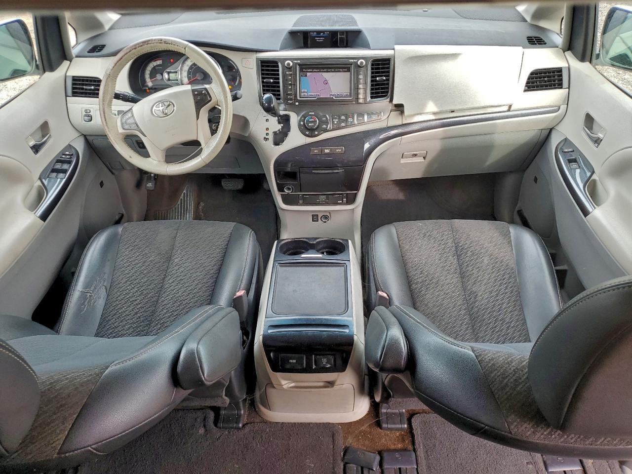 2014 TOYOTA SIENNA