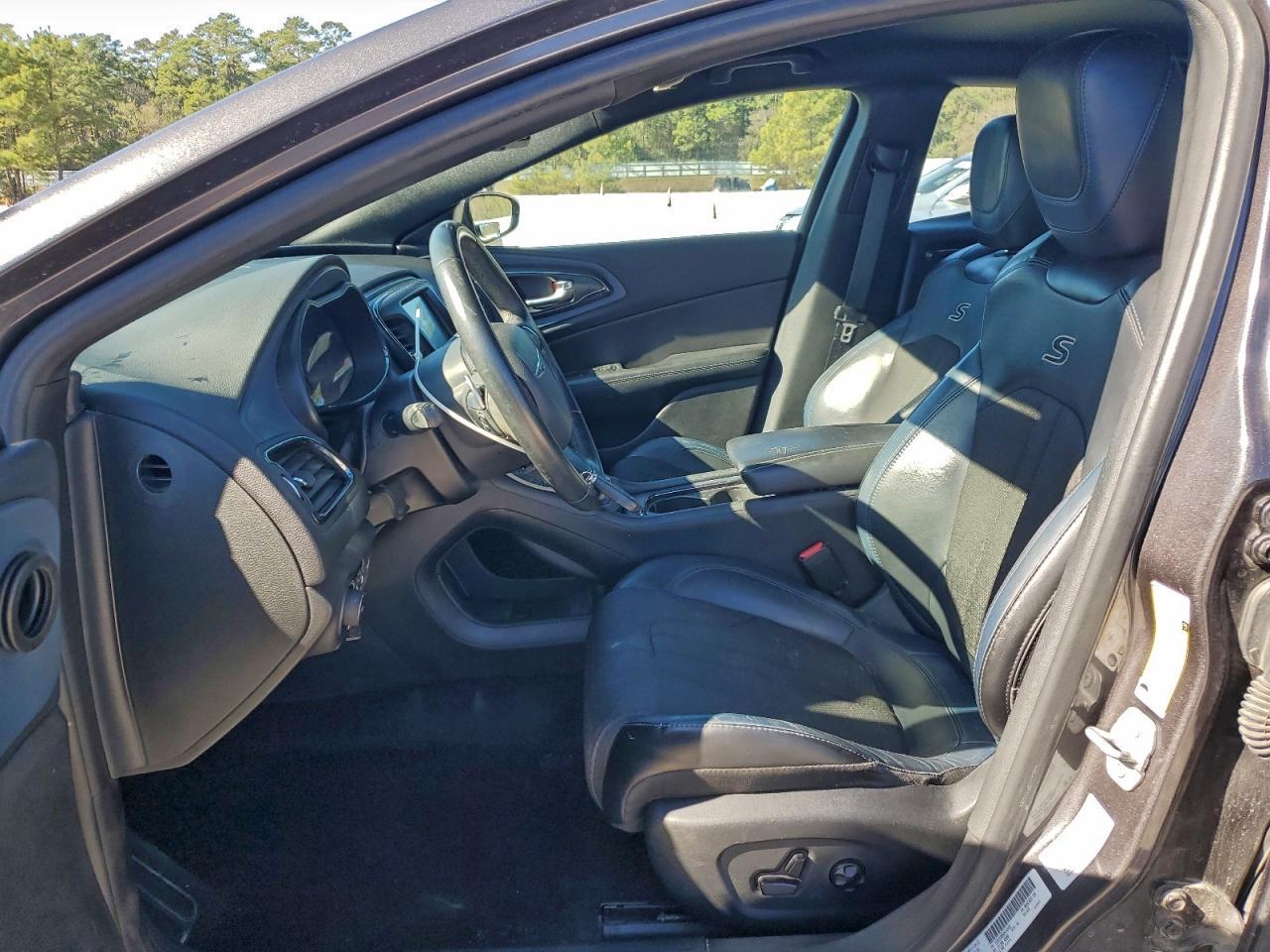2016 CHRYSLER 200