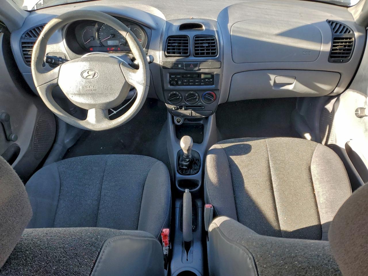 2003 HYUNDAI ACCENT