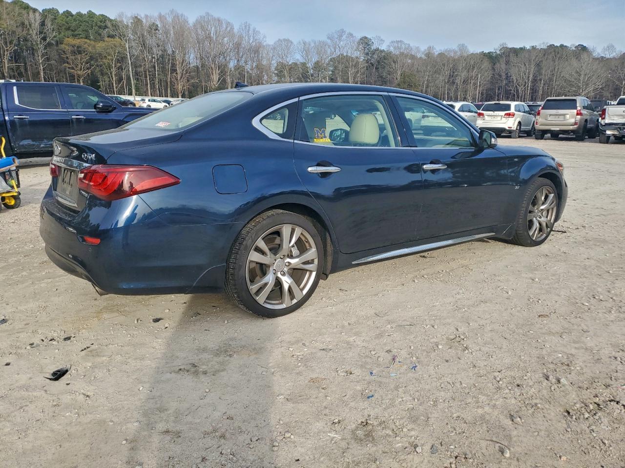 2015 INFINITI Q70