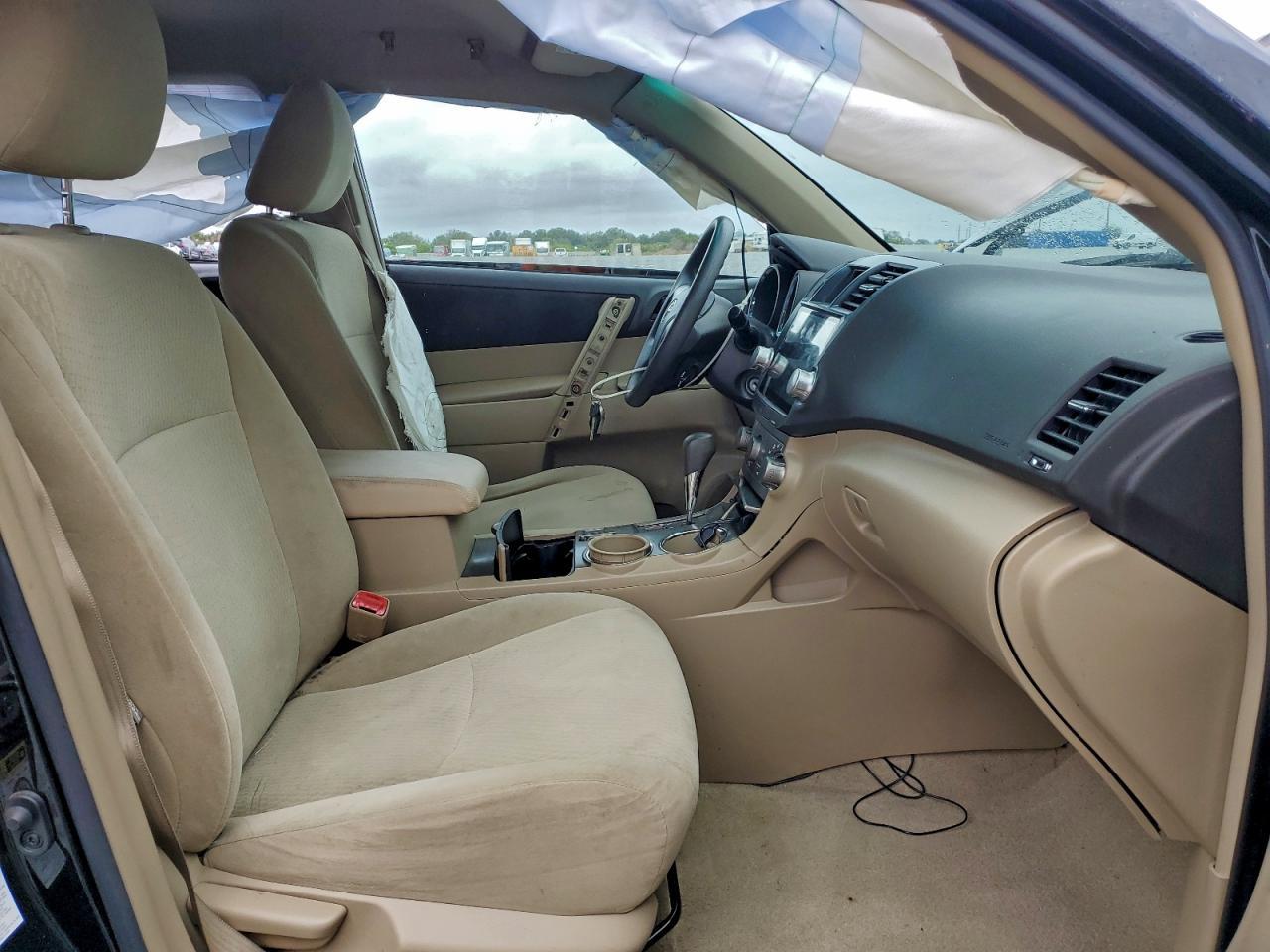 2010 TOYOTA HIGHLANDER
