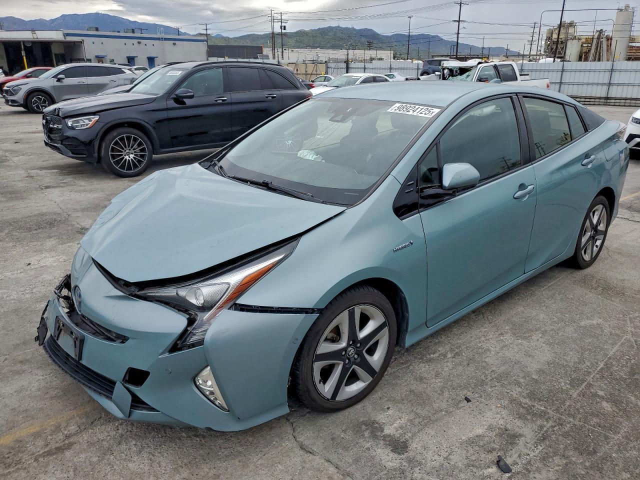 2016 TOYOTA PRIUS