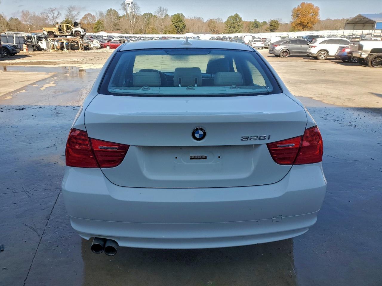 2011 BMW 3 SERIES