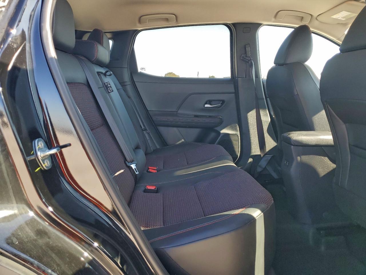 2025 NISSAN KICKS