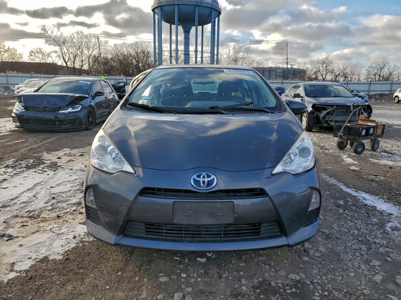 2014 TOYOTA Prius c