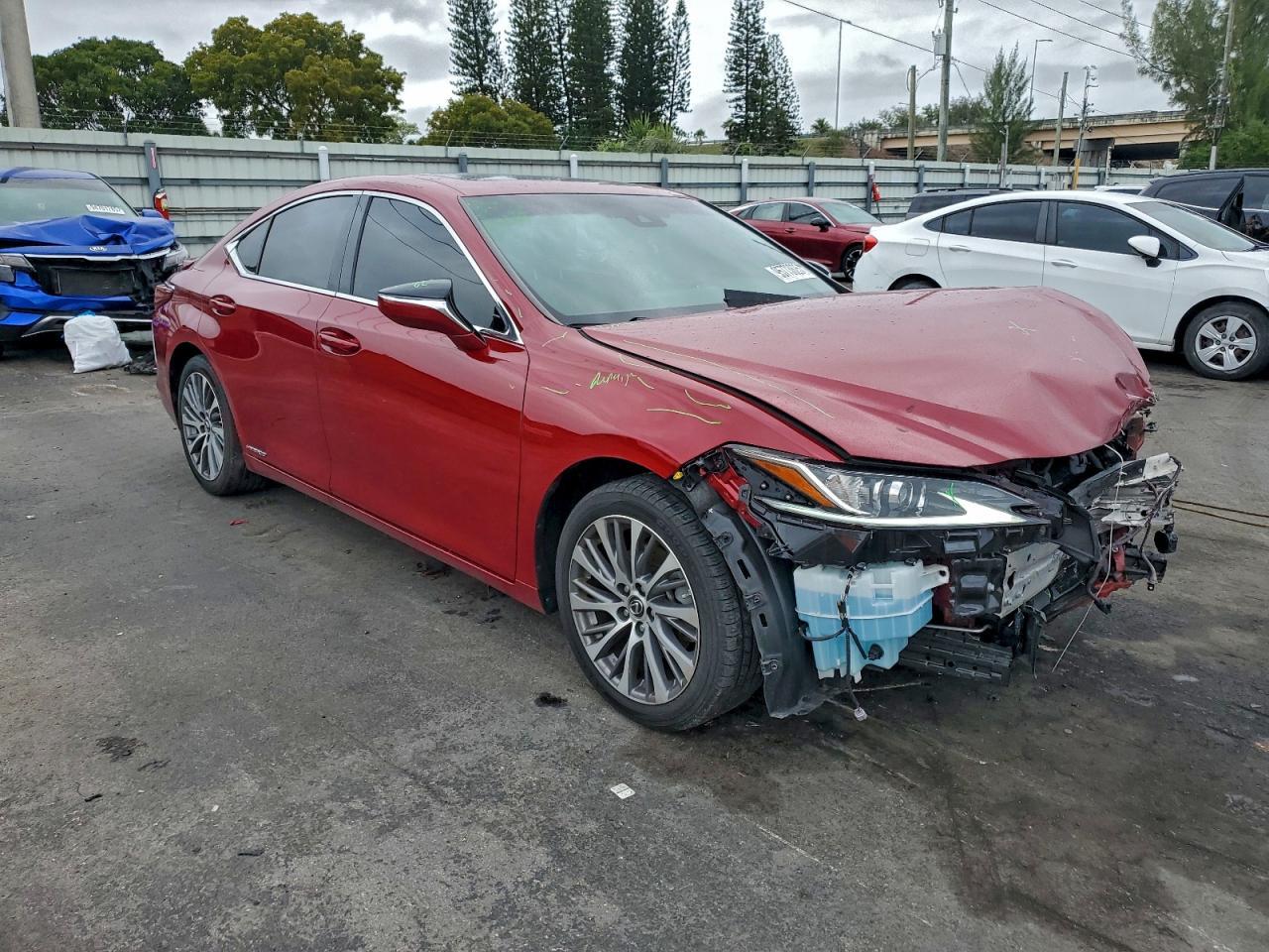 2021 LEXUS ES 300H