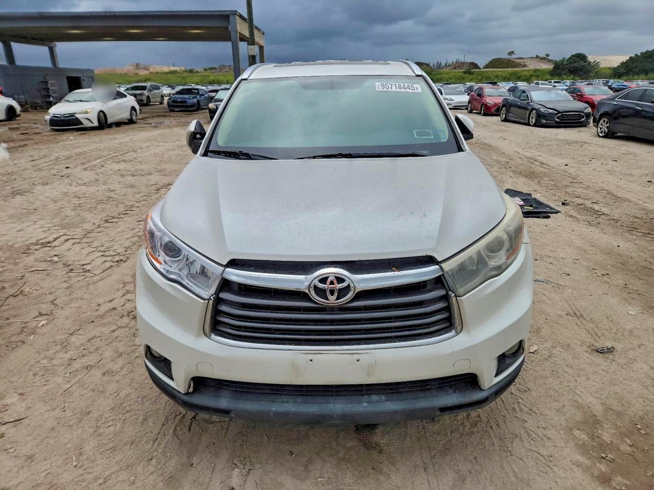 2016 TOYOTA HIGHLANDER