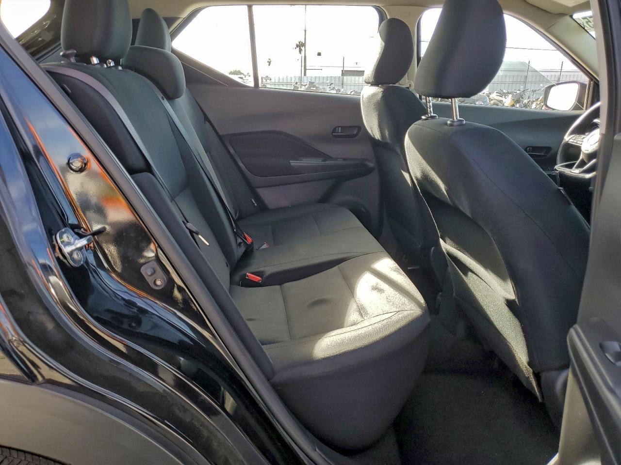 2024 NISSAN KICKS