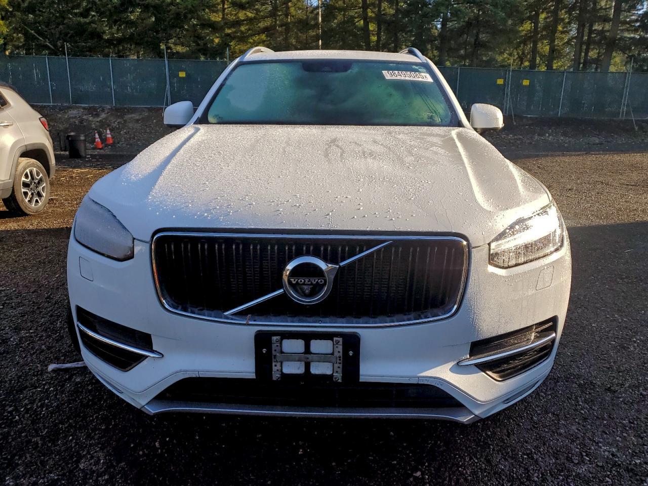 2017 VOLVO XC90