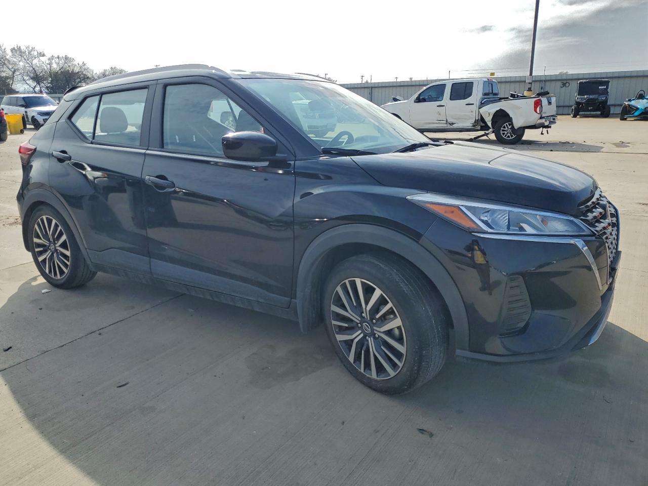 2021 NISSAN KICKS