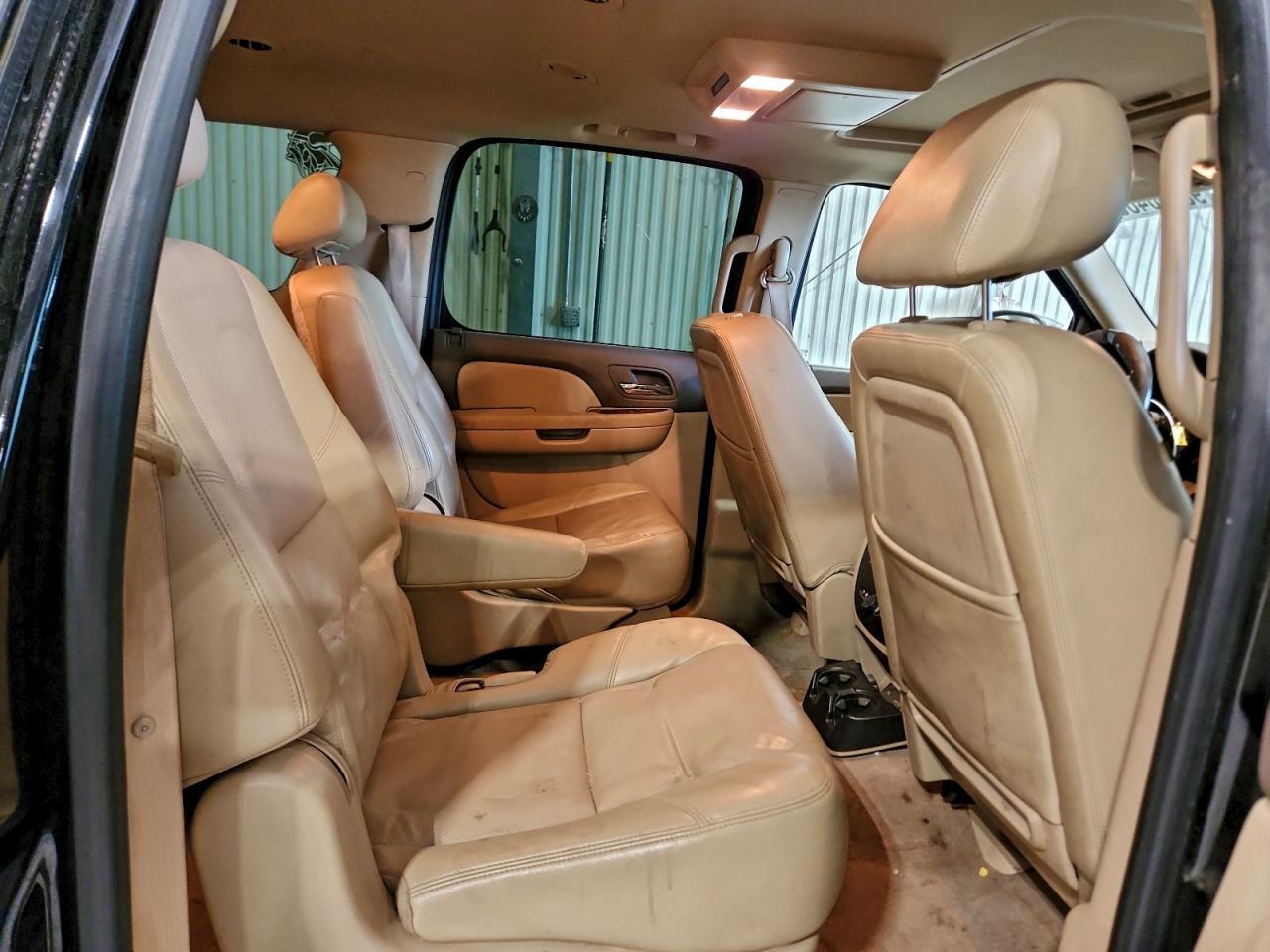 2010 CHEVROLET Suburban
