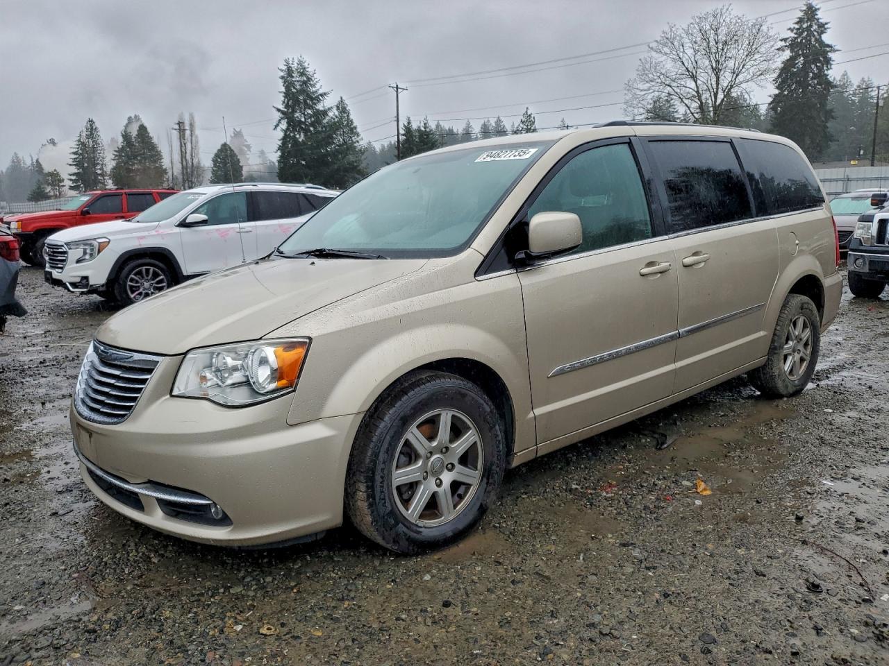 2012 CHRYSLER Town & Country