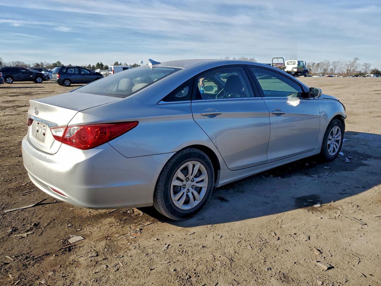 2011 HYUNDAI SONATA
