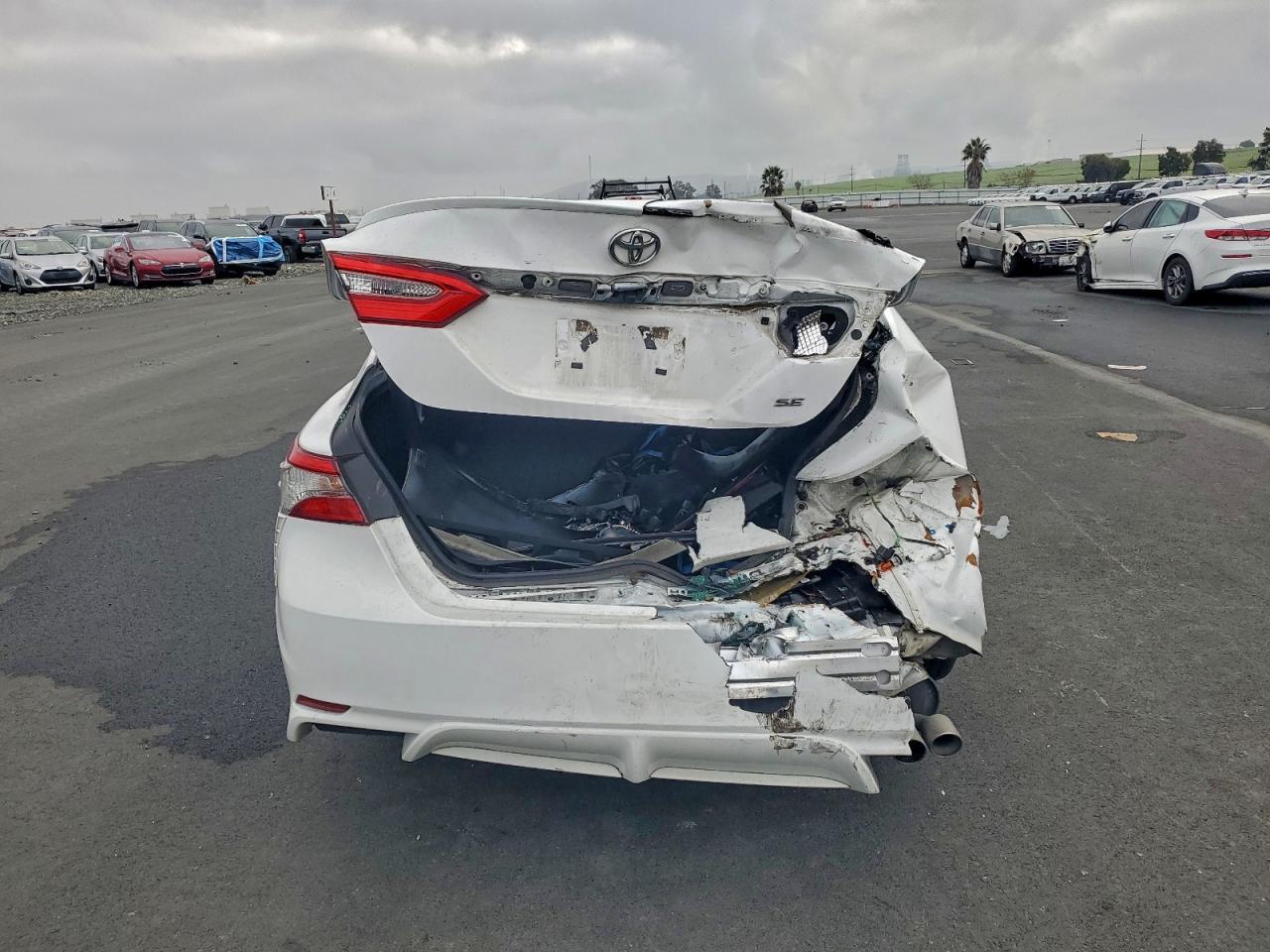 2018 TOYOTA CAMRY