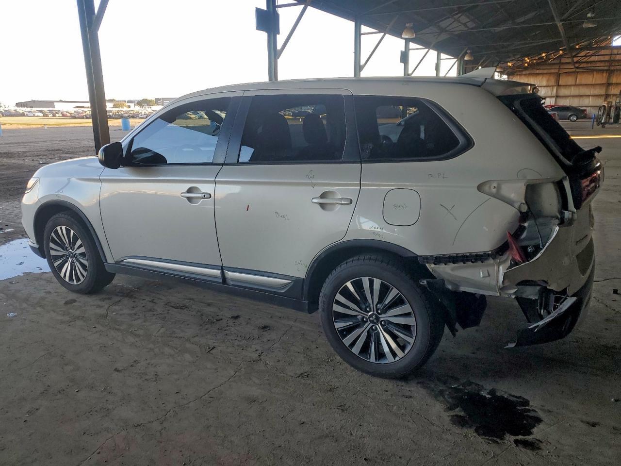 2020 MITSUBISHI outlander
