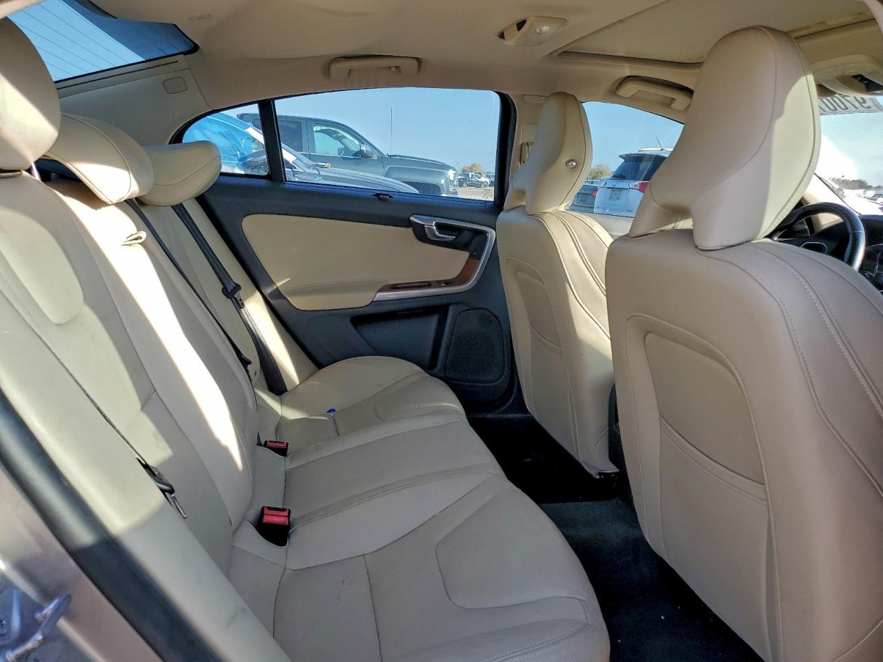 2016 VOLVO S60