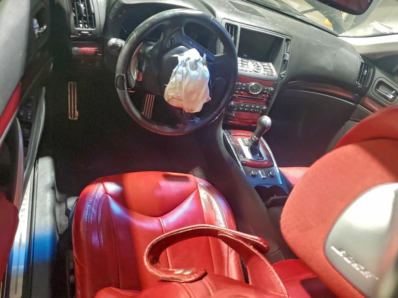 2011 INFINITI G37