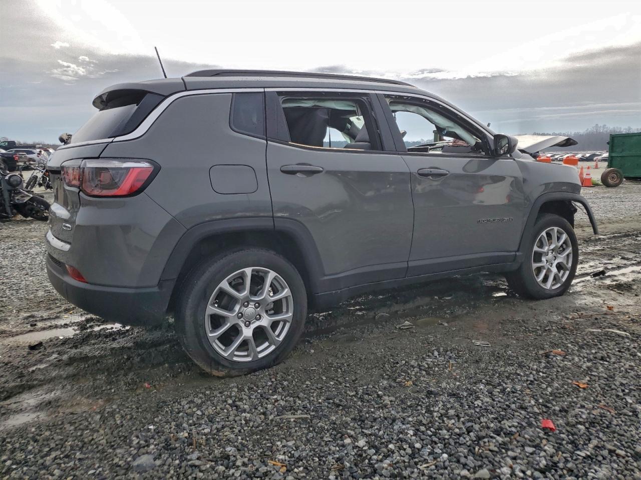2023 JEEP Compass