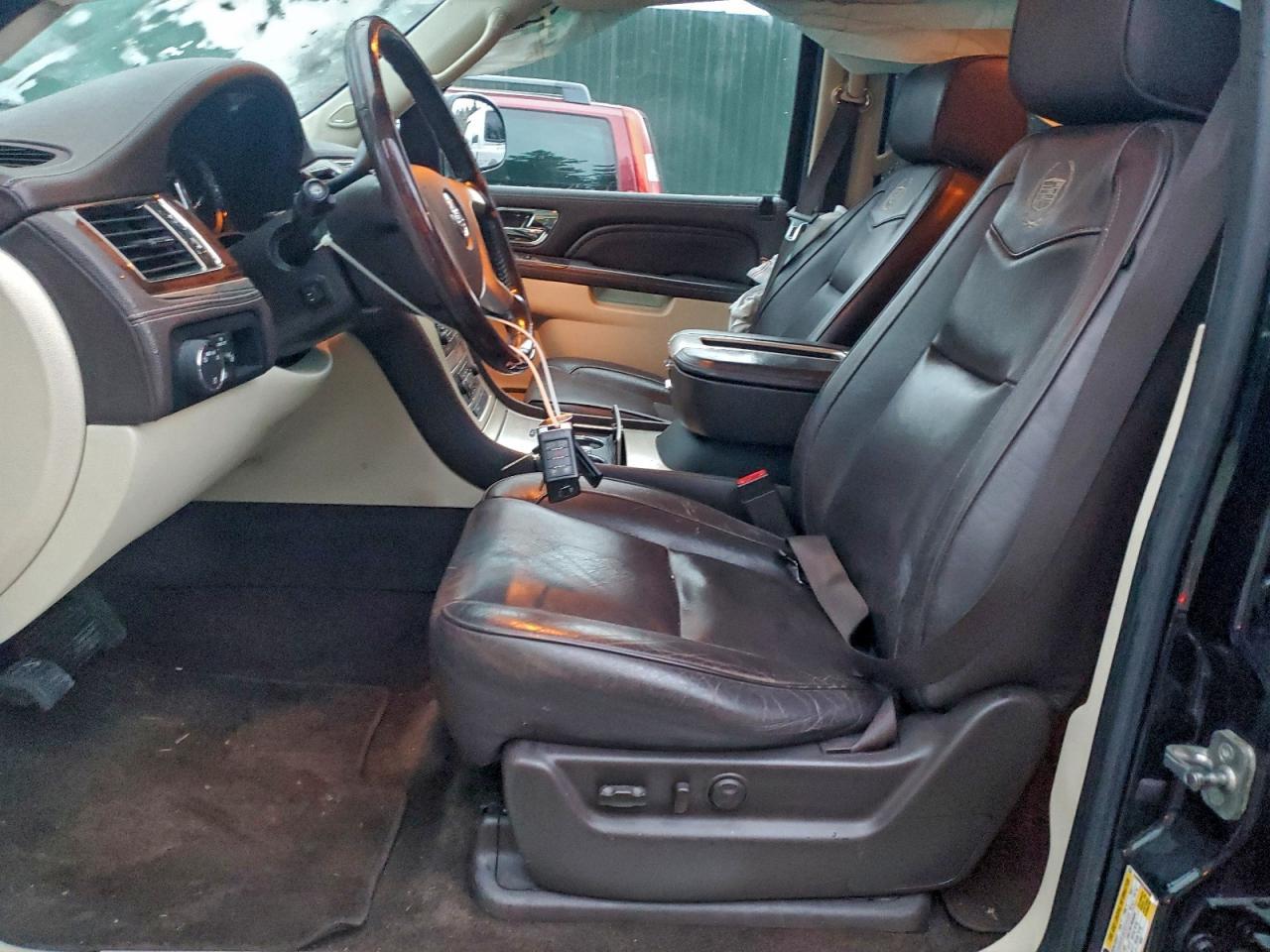 2013 CADILLAC Escalade ESV