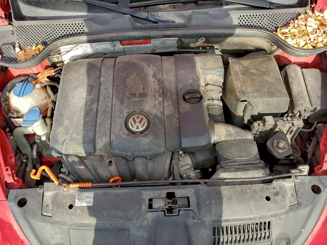 2012 VOLKSWAGEN Beetle