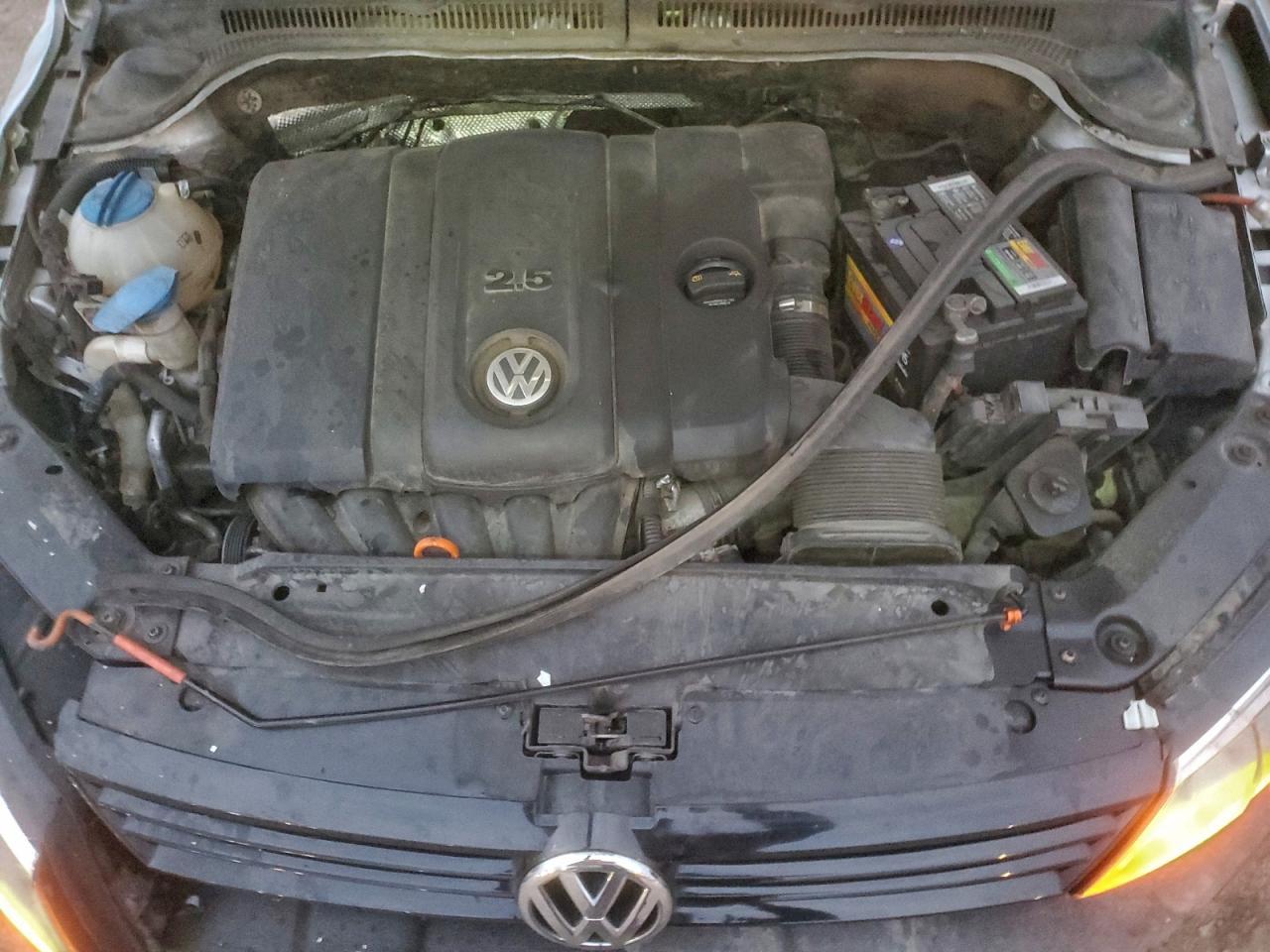 2011 VOLKSWAGEN JETTA